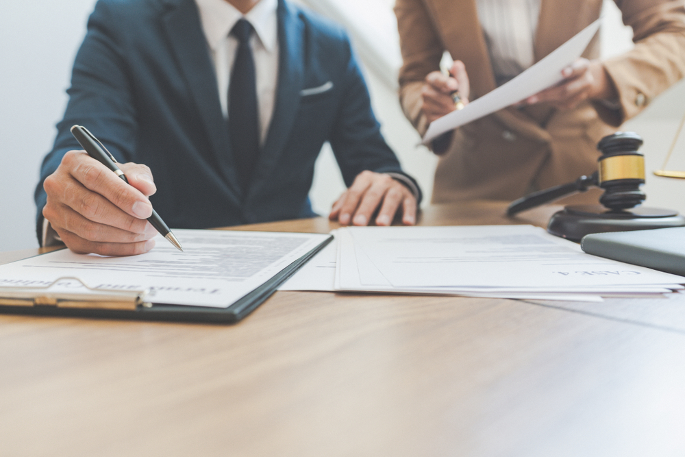 Kedy by firma mala prijať interného právnika?