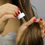 Ako oživiť suché vlasy