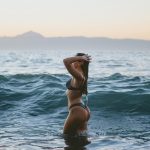 Leto v znamení sexi plaviek. Vieme, ktoré na vás najviac vyniknú