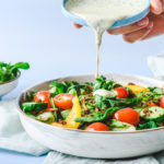 Zdravé šalátové dresingy, ktoré dodajú každodenným jedlám sviežu chuť