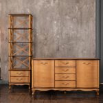 Úložné priestory v domácnosti – využívajte komody a vitríny