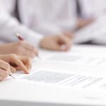 Zakladateľská listina a spoločenská zmluva: aké sú medzi nimi rozdiely?